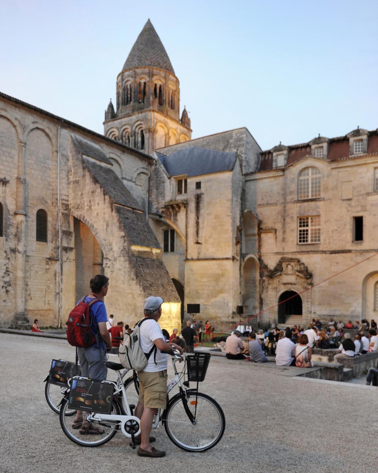 Les Chambres De L'Abbaye Сент Экстерьер фото